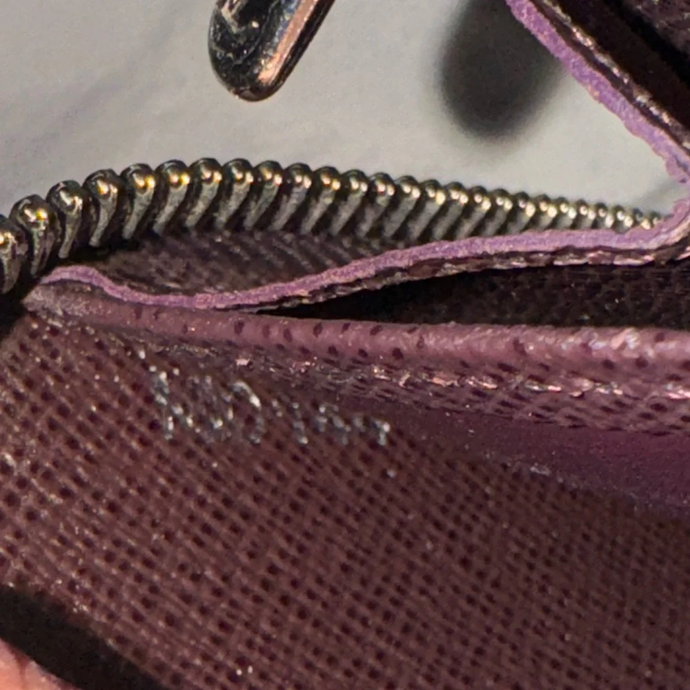🤎LOUIS VUITTON Epi Electric Zippy Wallet